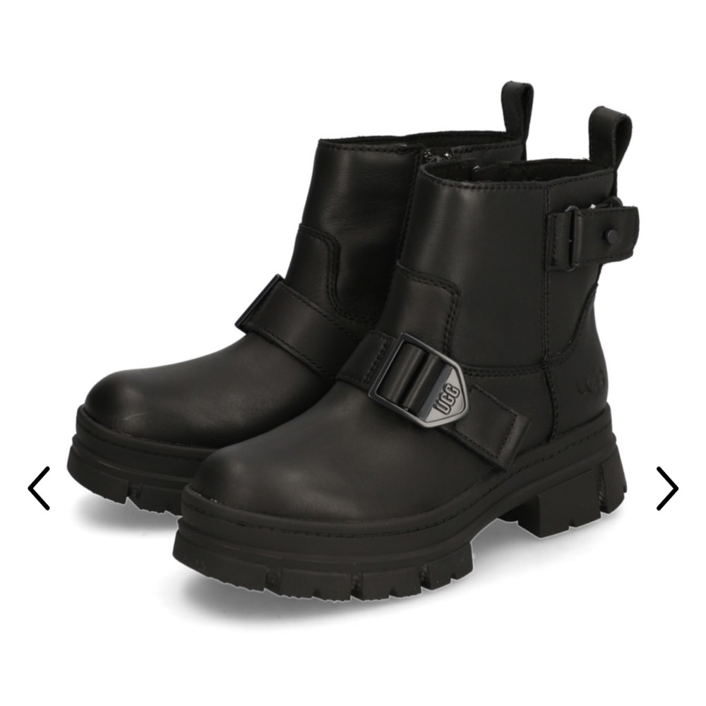 NEW: UGG Ashton Short in Black
